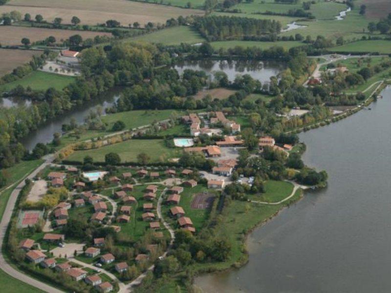 Terres De France - Natura Resort Pescalis Moncoutant Екстер'єр фото